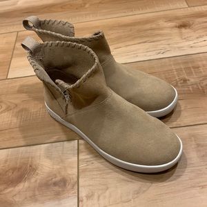 Koolaburra by Ugg Boots in Excellent Condition!
